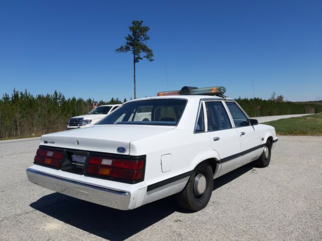 cool ford ltd 84 police interceptor all orginal and working condition