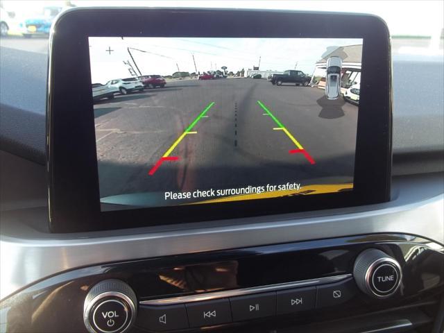 2022 ford escape titanium