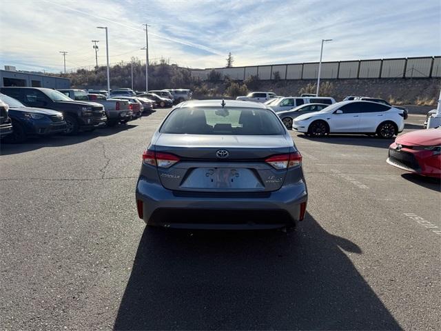 2023 toyota corolla hybrid le