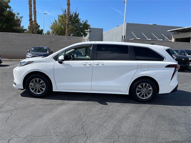 2023 toyota sienna le