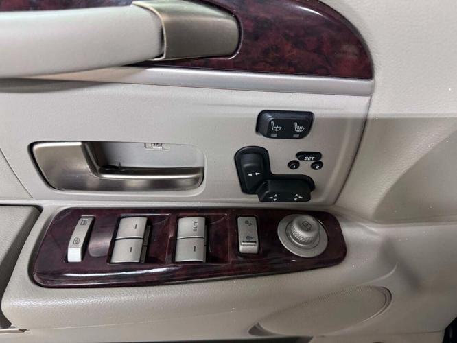 2011 lincoln town car in edison, new jersey