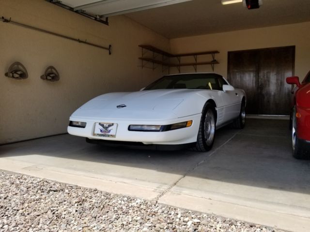 1991 chevrolet corvette zr1 6620 miles white with black interior