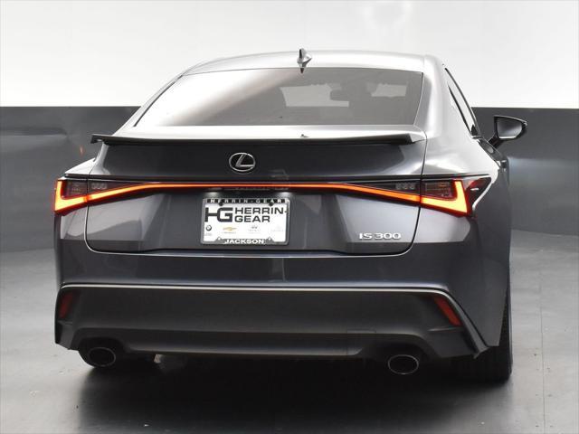 2022 lexus is 300 base