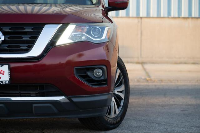 2018 nissan pathfinder sv