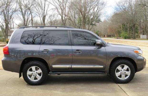 2015 toyota land cruiser base