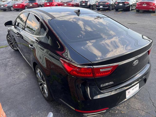 2019 kia cadenza premium 4dr sedan