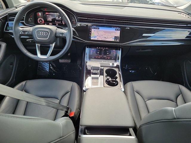 2024 audi q7 45 premium plus