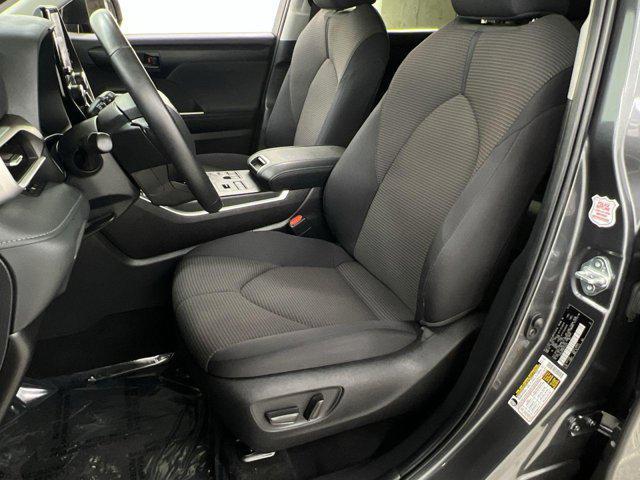 2024 toyota highlander le