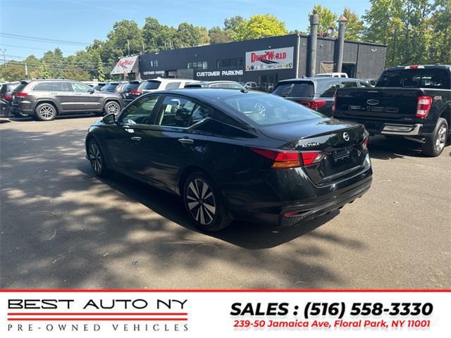 2022 nissan altima 2.5 sv