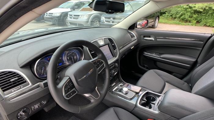 new 2019 chrysler 300 touring louisville, ky 40207 for sale in louisville, kentucky