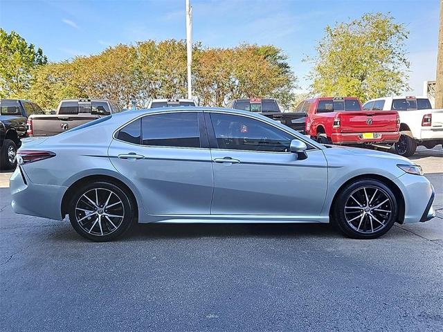 2021 toyota camry se