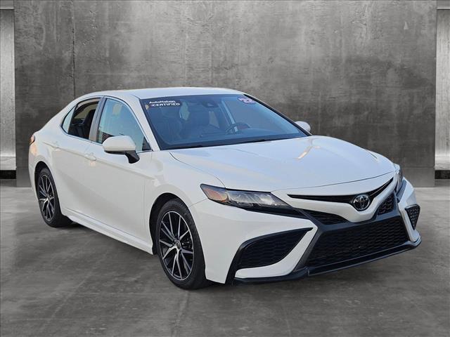 2022 toyota camry se