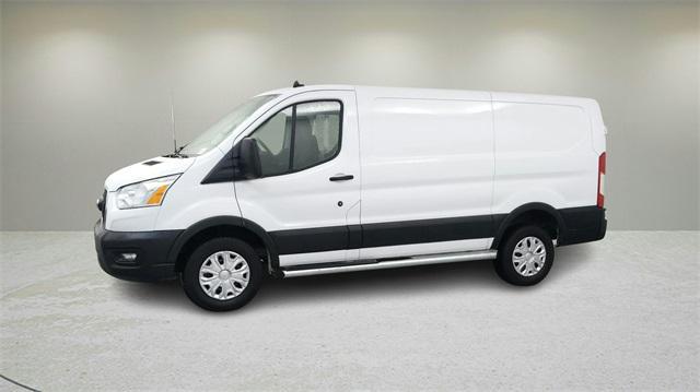 2022 ford transit-150 base