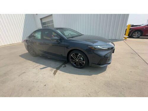 2025 toyota camry hybrid xse