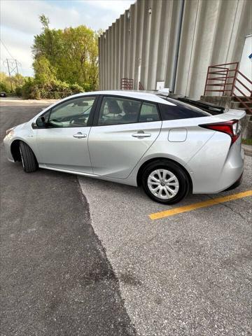 2022 toyota prius le