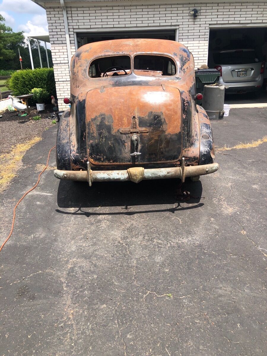 1938 oldsmobile model f-38 sedan black rwd manual cloth