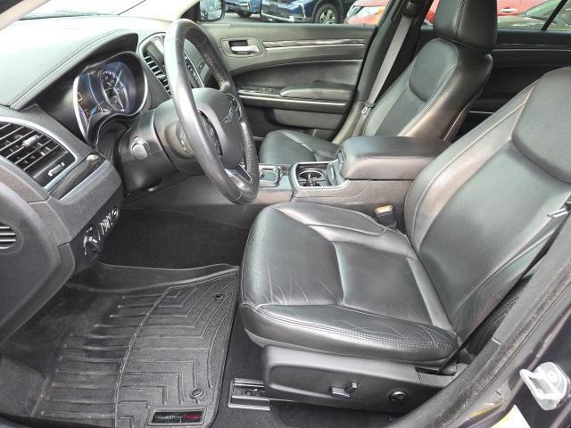 2019 chrysler 300 touring