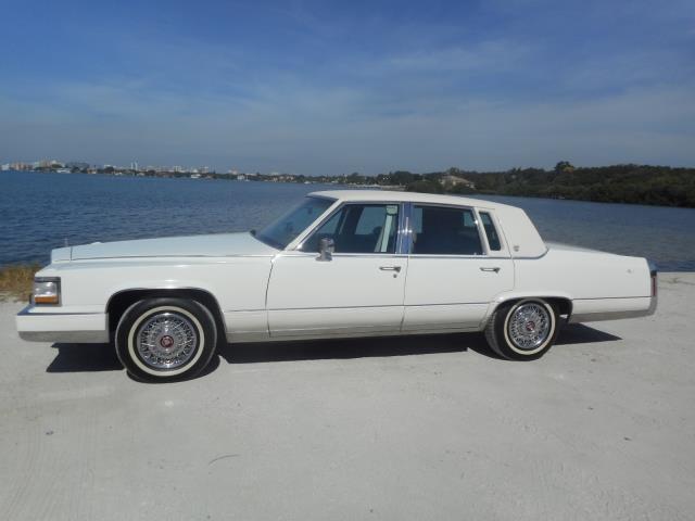 1992 cadillac brougham base 4dr sedan 59,212 miles white sedan 8 cylinder engine