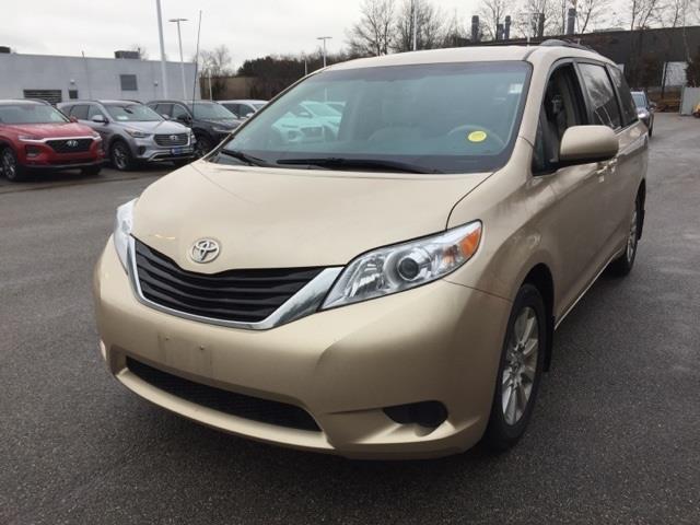 2013 toyota sienna le 7-passenger awd le 7-passenger 4dr mini-van for sale in brockton, massachusetts
