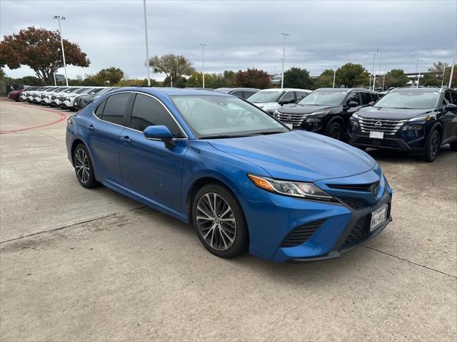 2020 toyota camry se