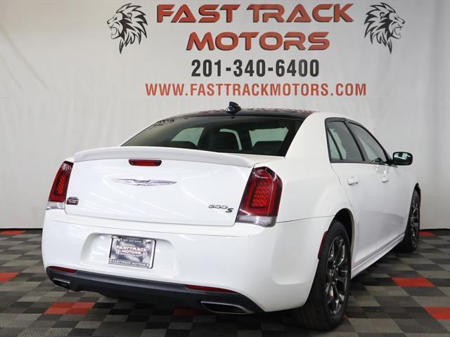 2018 chrysler 300 s