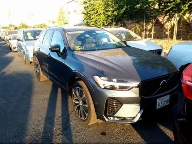 2024 volvo xc60 b5 plus dark theme