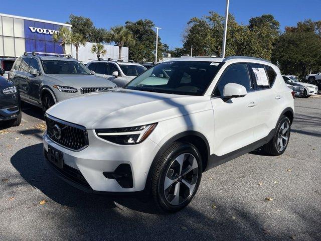 2024 volvo xc40 b5 plus bright theme