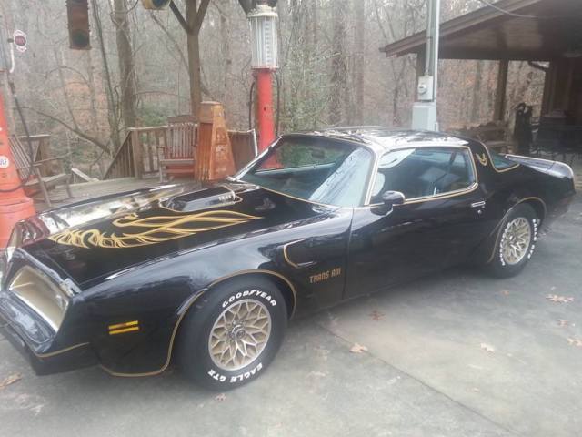 1977 pontiac trans am y82 special edition. signed by burt