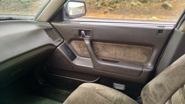 *immaculate 1987 acura legend 5 speed, 2.5l, 4-door, --rare model, rust free