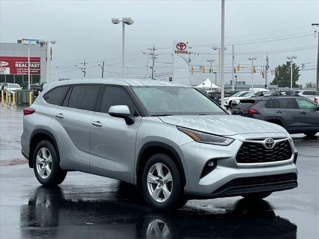 2021 toyota highlander le