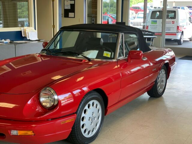 alfa romeo spider veloce only 3782 miles!