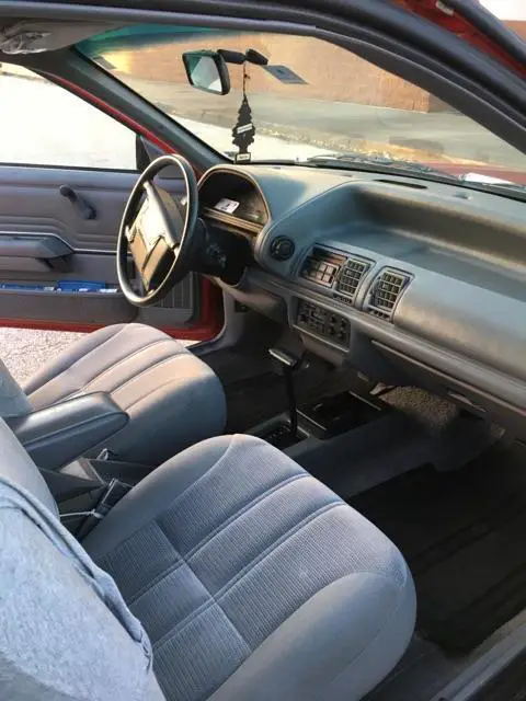 1993 ford tempo 2dr - 113,700 miles - clean interior