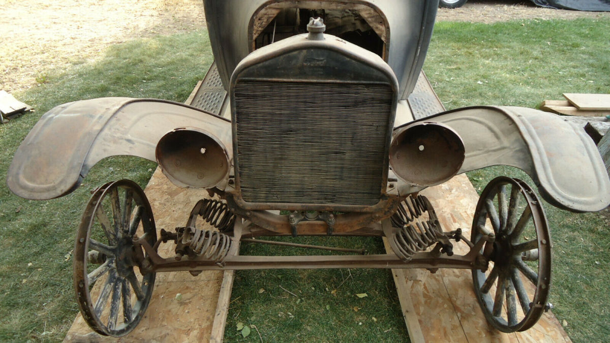 1920 ford model t center door sedan