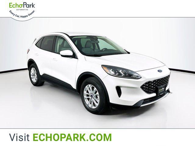 2020 ford escape se