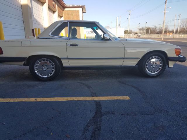 1987 mercedes 560sl in nice shape