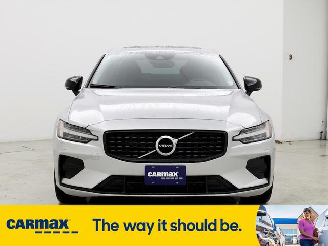 2022 volvo s60 b5 momentum