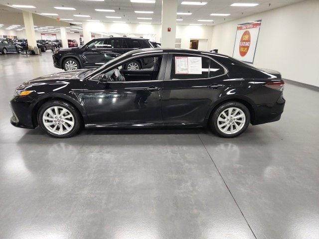 2021 toyota camry le