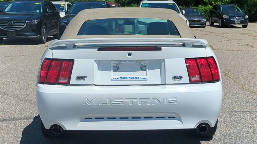2004 ford mustang gt deluxe