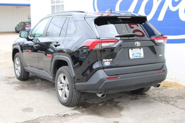 2022 toyota rav4 xle