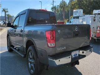 2015 Nissan Titan sv