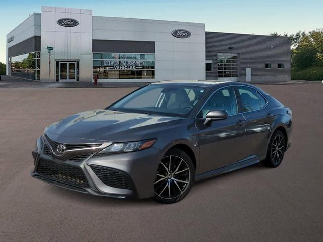 2021 toyota camry se