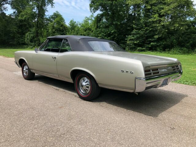numbers matching, protect-o-plate, 4 speed, am/fm 8 track, phs docs!