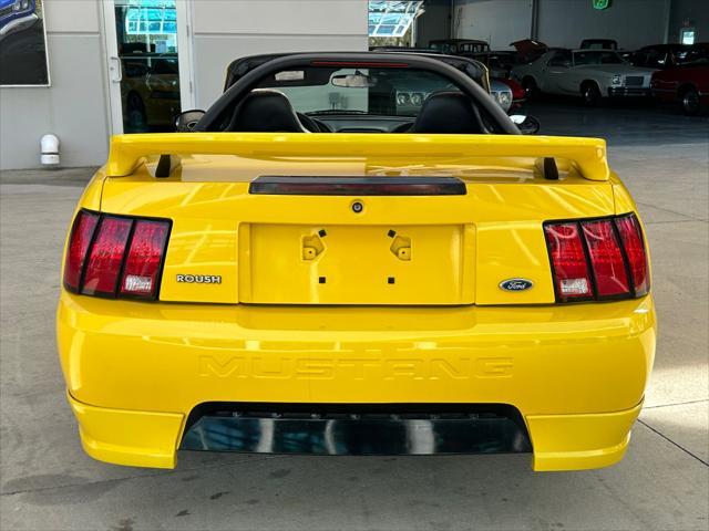 2004 ford mustang deluxe