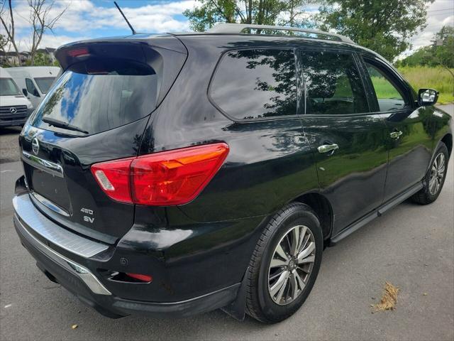 2018 nissan pathfinder sv