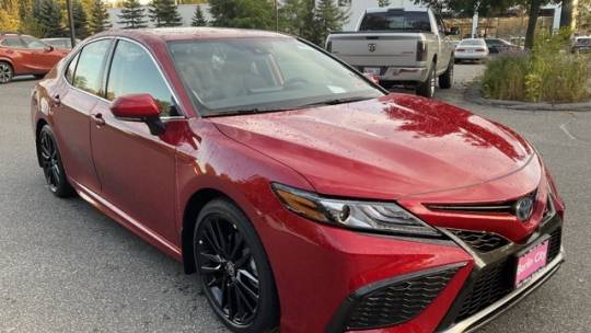 2024 toyota camry hybrid xse