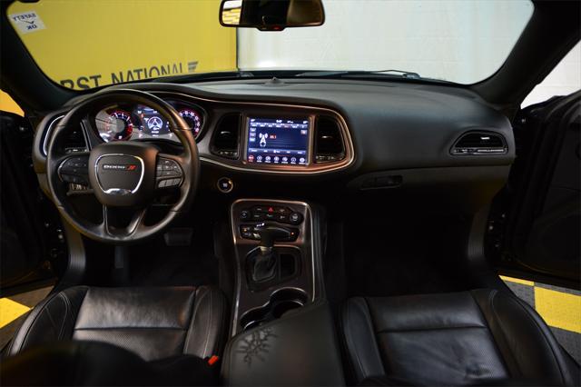 2018 dodge challenger sxt