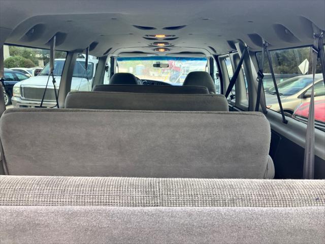 2004 ford e350 super duty xl wagon