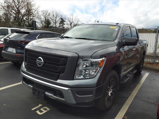 2021 nissan titan sv