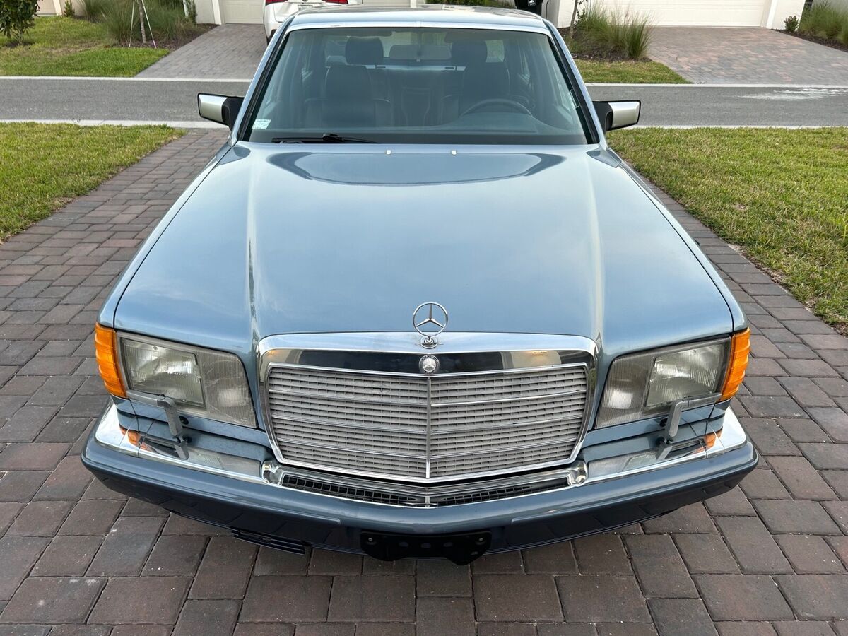 1991 mercedes-benz 300-series sedan blue rwd automatic