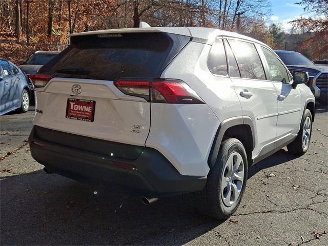 2022 toyota rav4 le